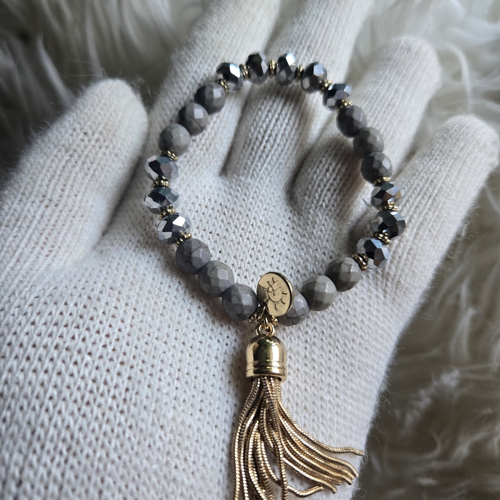 Elegant Gray and Gold Beaded Bracelet